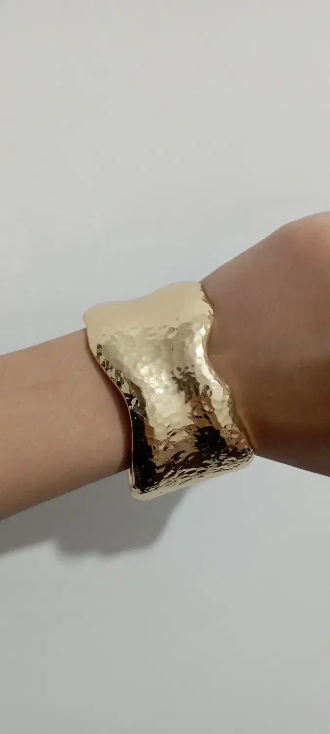 گوشواره و بنگل|بدلیجات|قدس, شهر‌قدس|دیوار