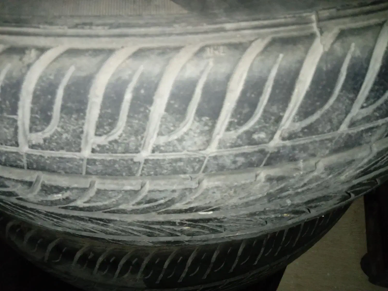 لاستیک ۱۵ ۱۸۶  یک جفت ۸۰ و یک جفت ۶۰ درصد|قطعات یدکی و لوازم جانبی|قصرشیرین, |دیوار