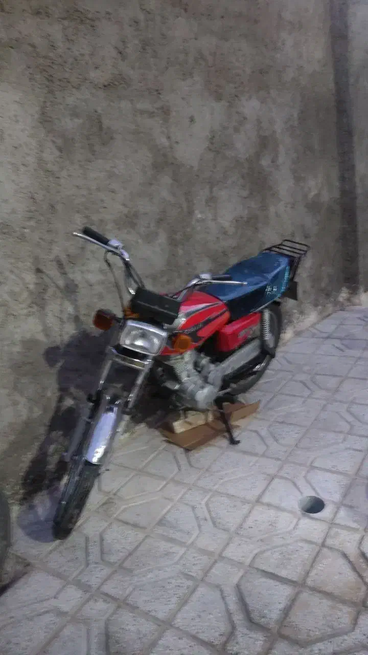 موتور هندا 125 قرمز|موتورسیکلت|قائن, |دیوار