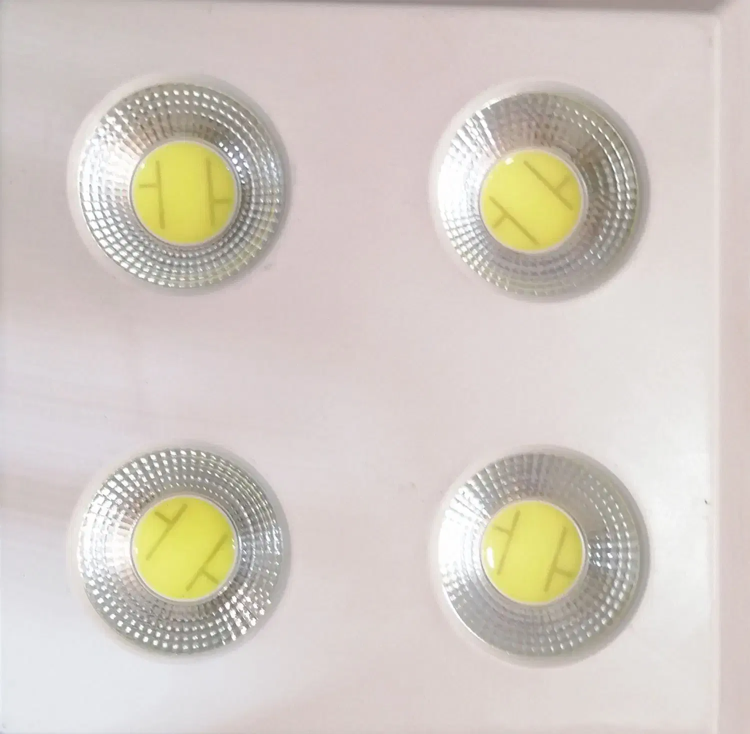 پنل ۳۲وات روکار|لامپ و چراغ|قم, ولیعصر|دیوار