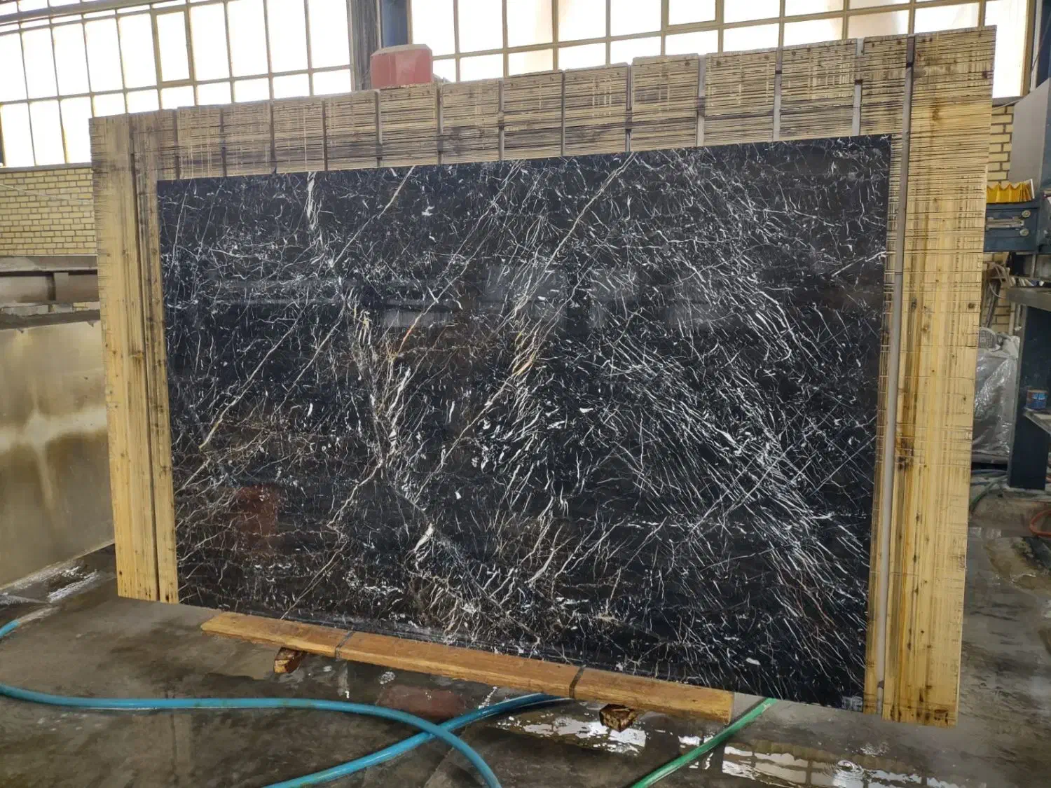 نیروی کار جهت کار در سنگبری|استخدام صنعتی، فنی، مهندسی|برخوار, |دیوار