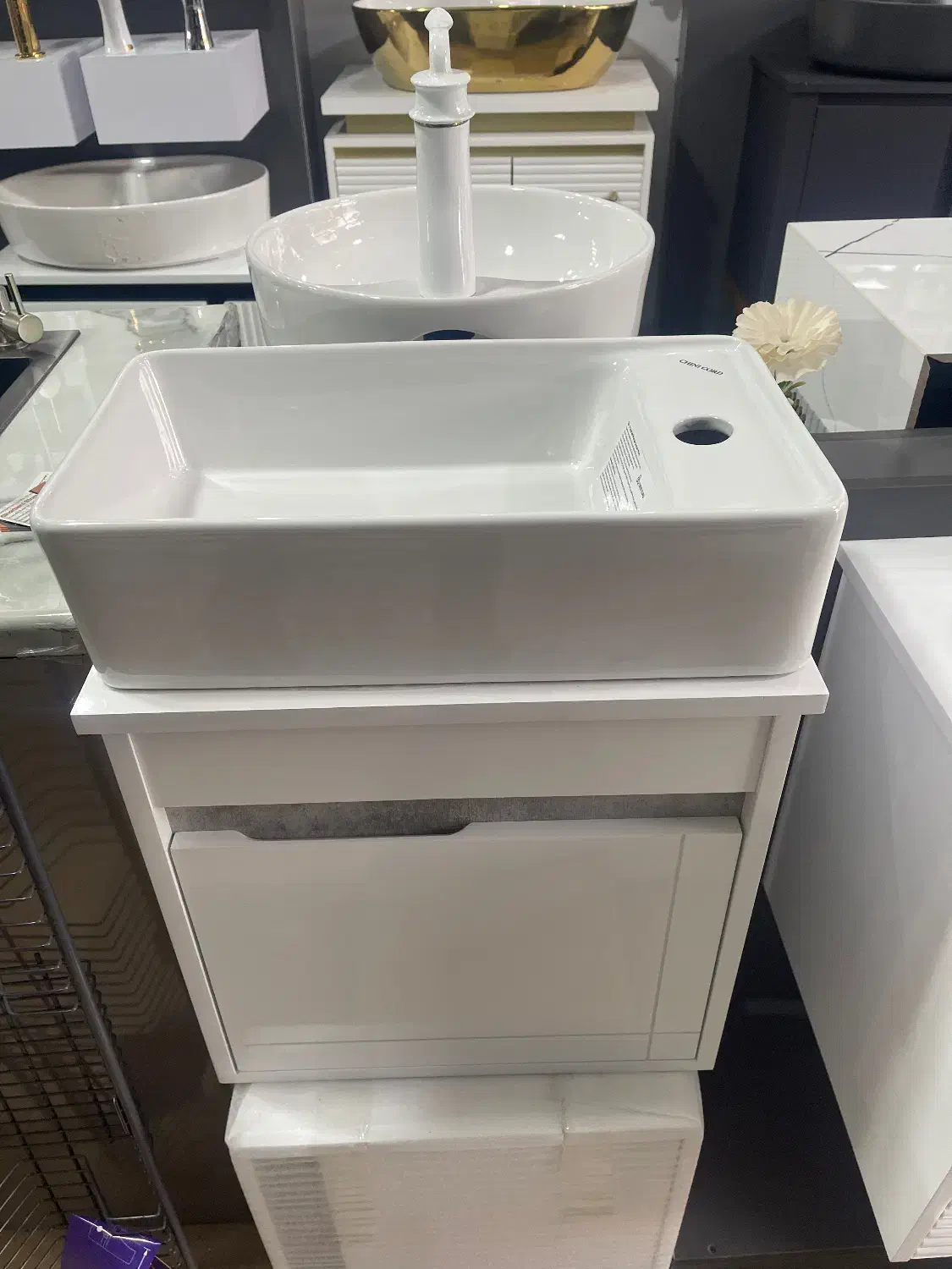 روشویی سرویس بهداشتی|لوازم سرویس بهداشتی|اردبیل, |دیوار