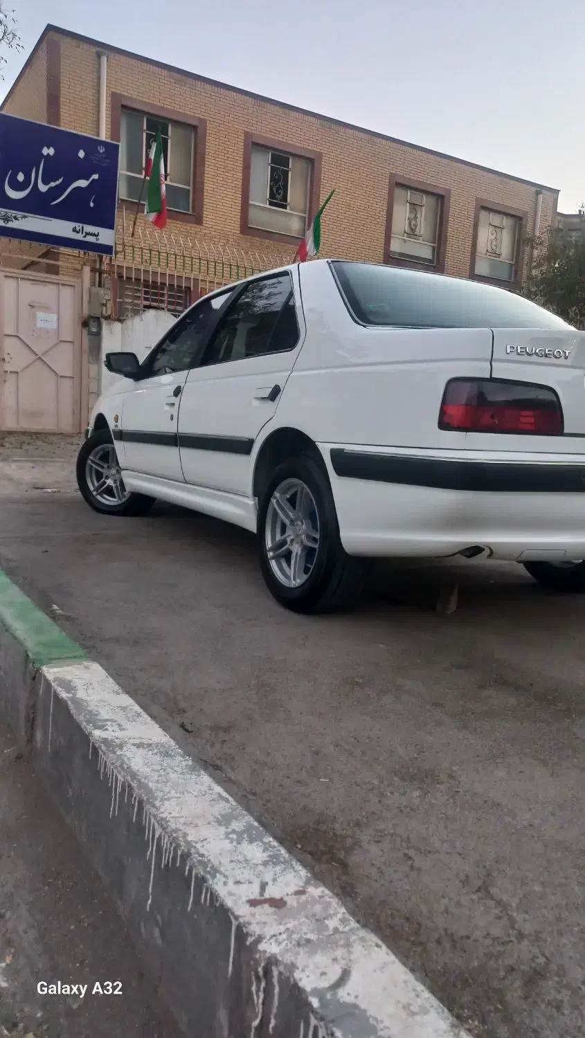 تیوفایو ۱۴۰۰کارمندی.بدون رنگ(سیمی)تک برگ|خودرو سواری و وانت|مشهد, شهرک مهر آباد|دیوار