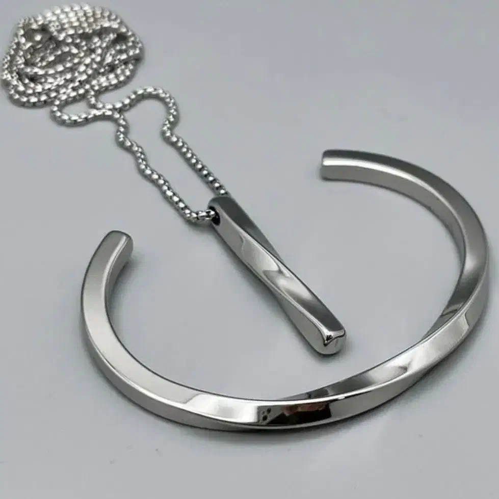 دستبند و گردنبند|بدلیجات|بروجرد, |دیوار