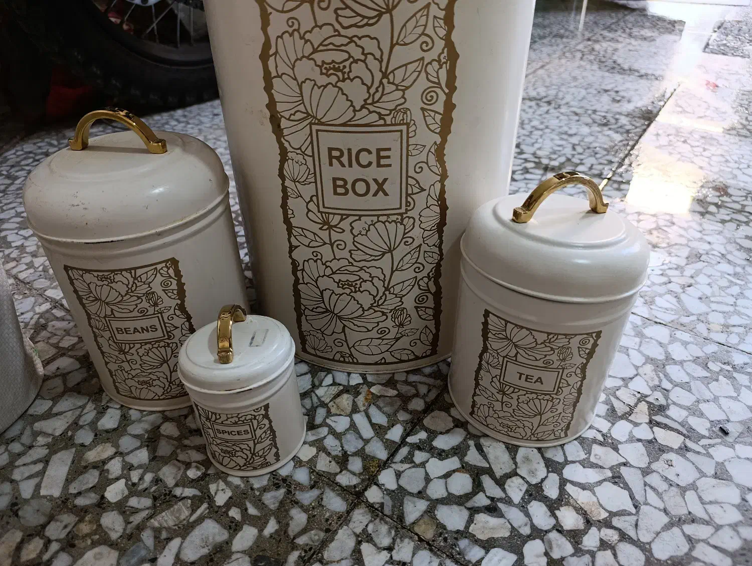 بانکه های فلزی کاملا سالم|ظروف نگهدارنده، پلاستیکی، یک‌بارمصرف|نجف‌آباد, شریعتی|دیوار