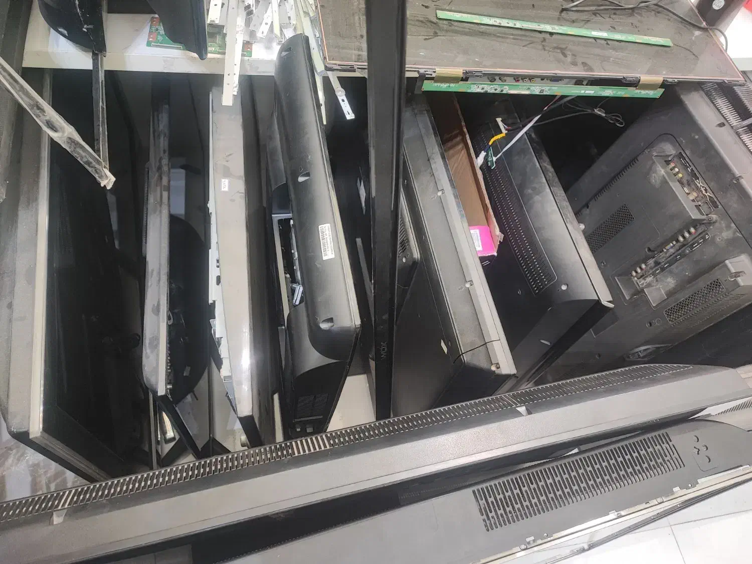 تلویزیون سالم و خراب و شکسته|تلویزیون و پروژکتور|گنبد کاووس, |دیوار