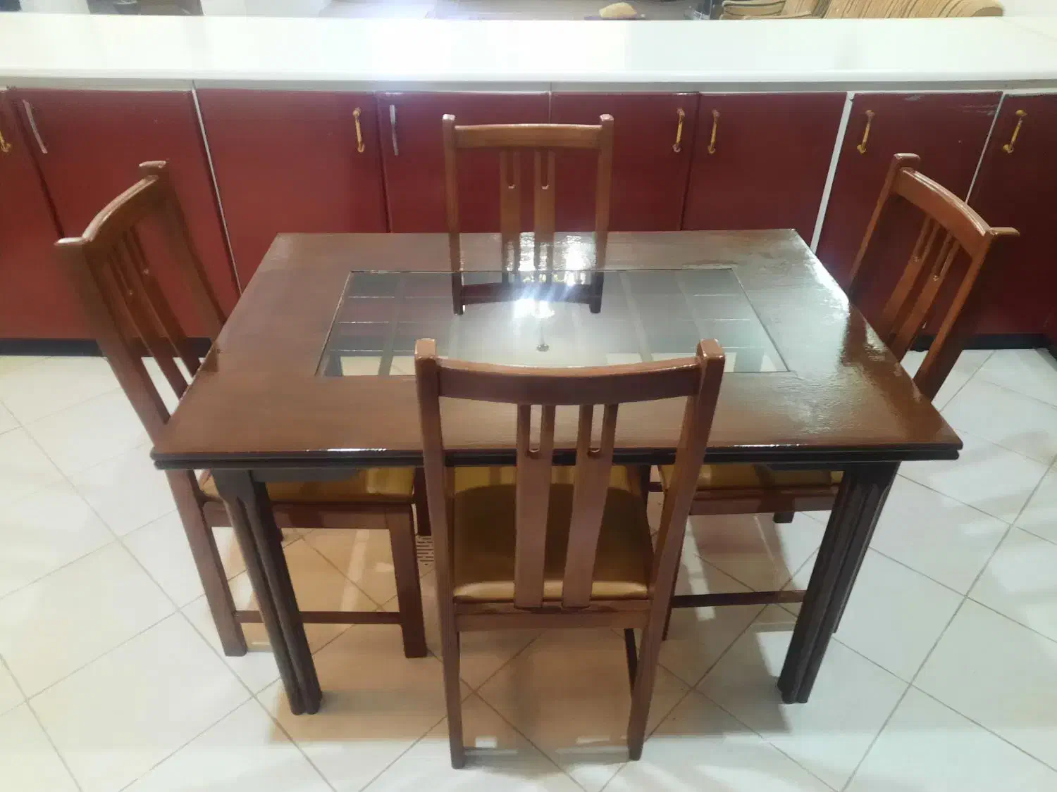 میز چهار نفره نهار خوری تمام چوب سالم|میز و صندلی غذاخوری|کرمان, |دیوار