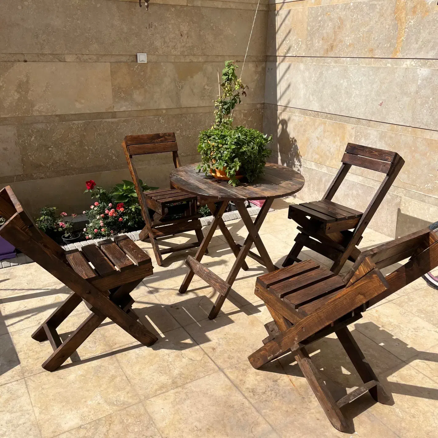 میز و صندلی|صندلی و نیمکت|هشتگرد, هشتگرد قدیم|دیوار