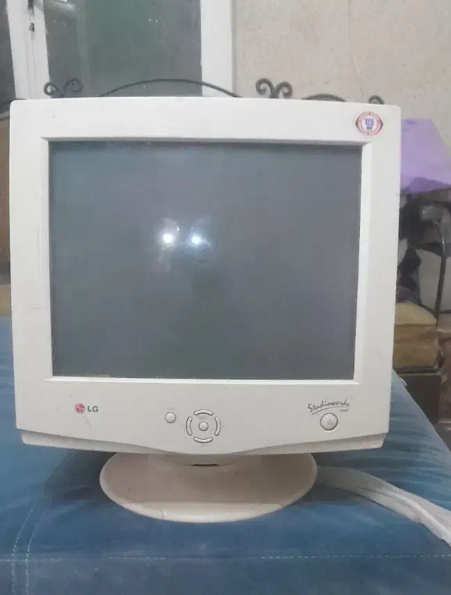 مانیتور ۱۴  ال جی|قطعات و لوازم جانبی رایانه|آباده, |دیوار