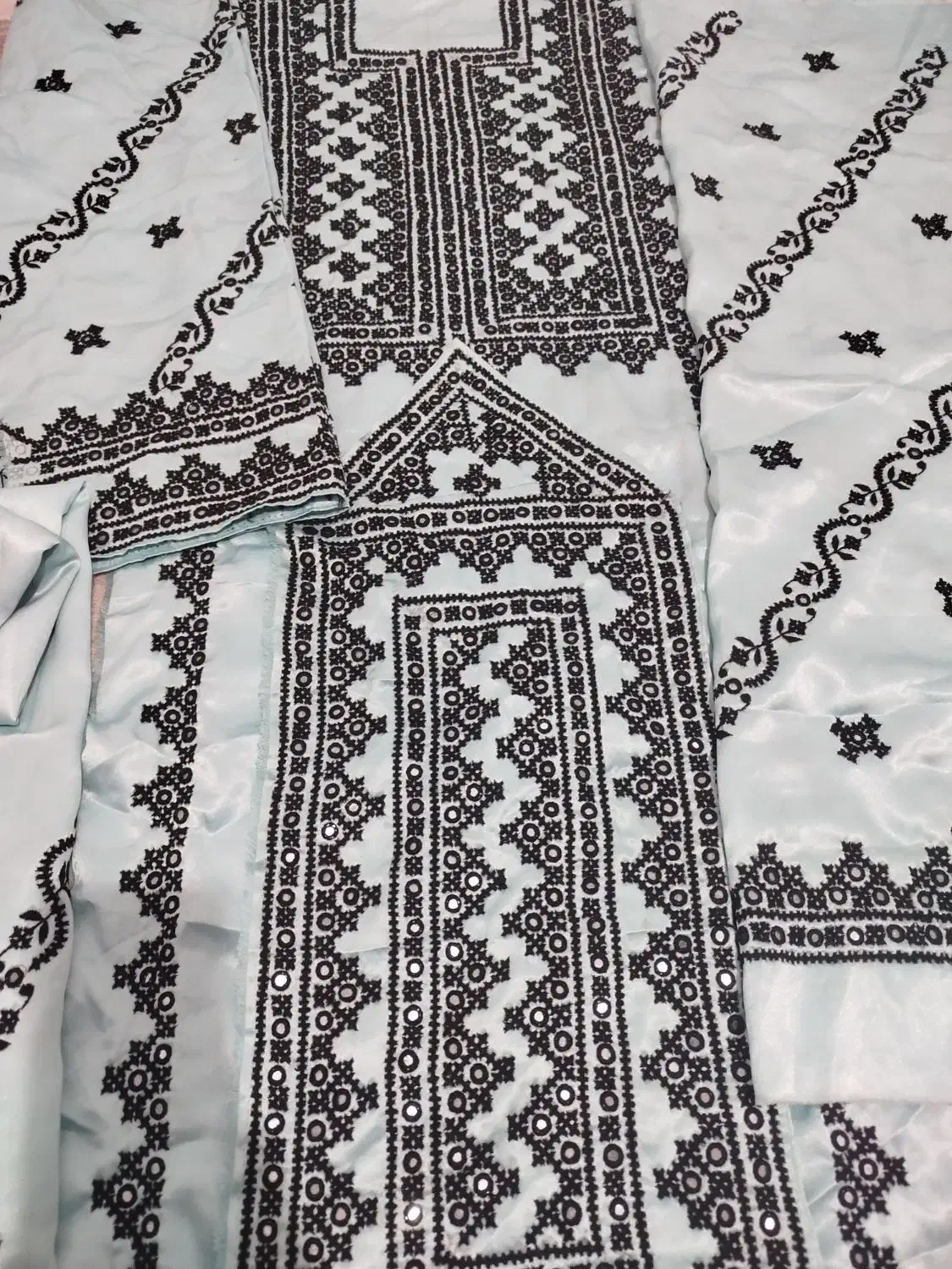 لباس بلوچی|لباس|مشهد, کوشش|دیوار