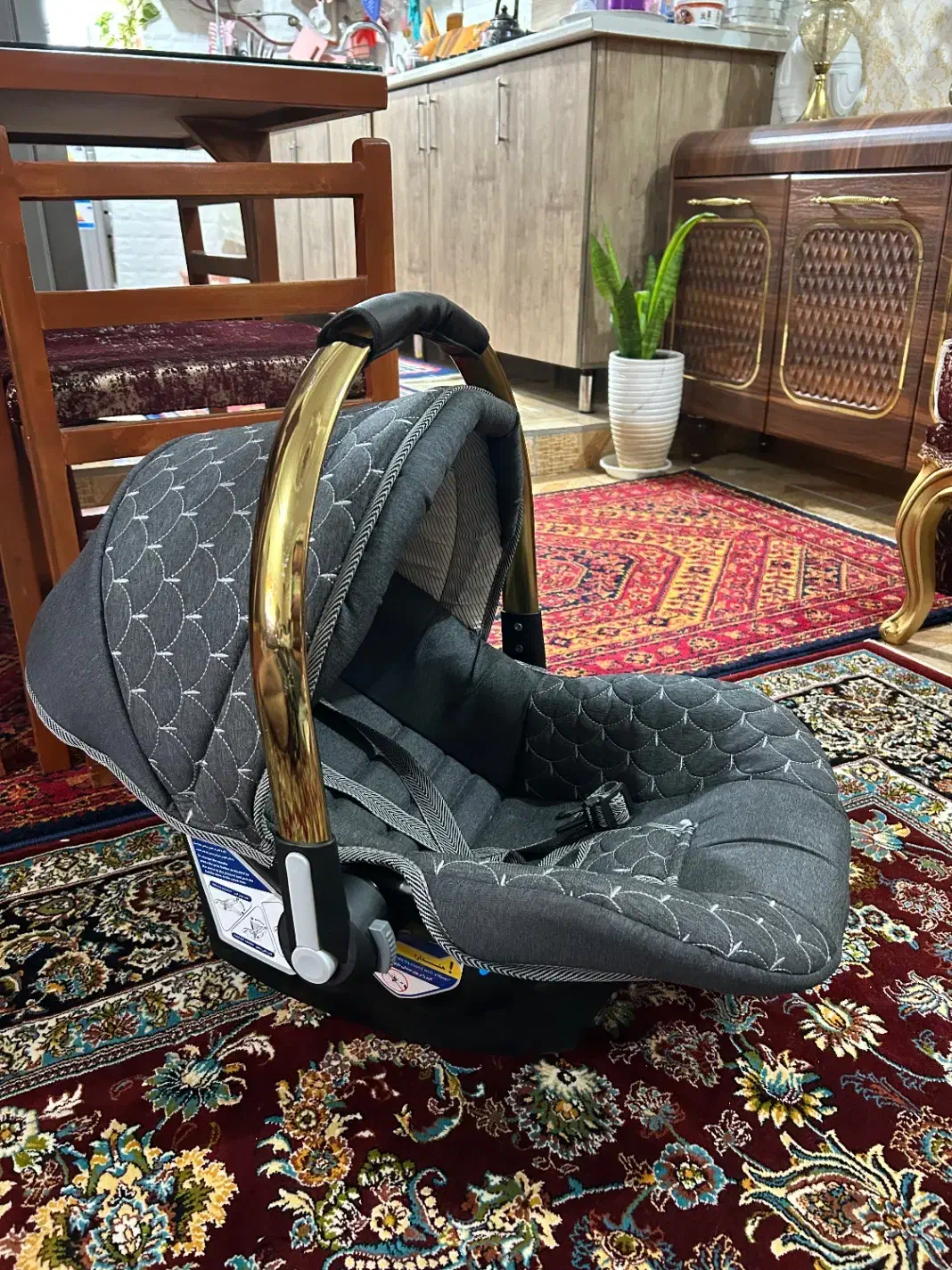 کریر نوزادی|کالسکه و لوازم جانبی|رشت, چله خانه|دیوار