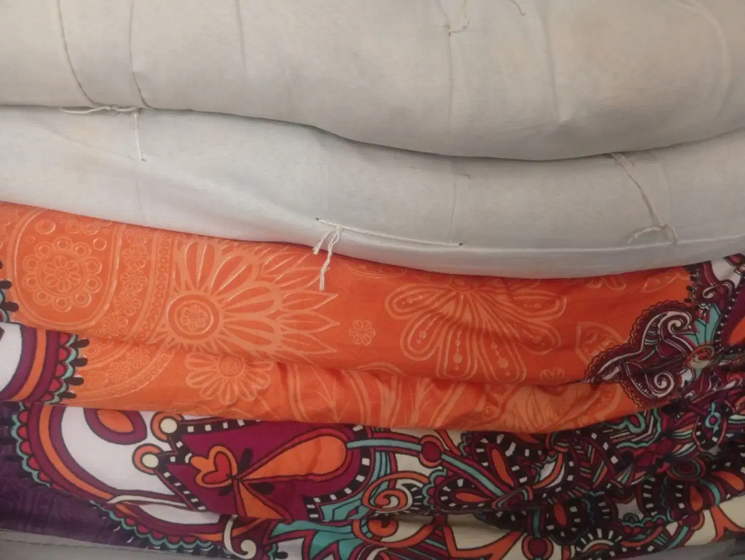 ۳ عدد تشک خوری|رختخواب، بالش، پتو|قروه, |دیوار