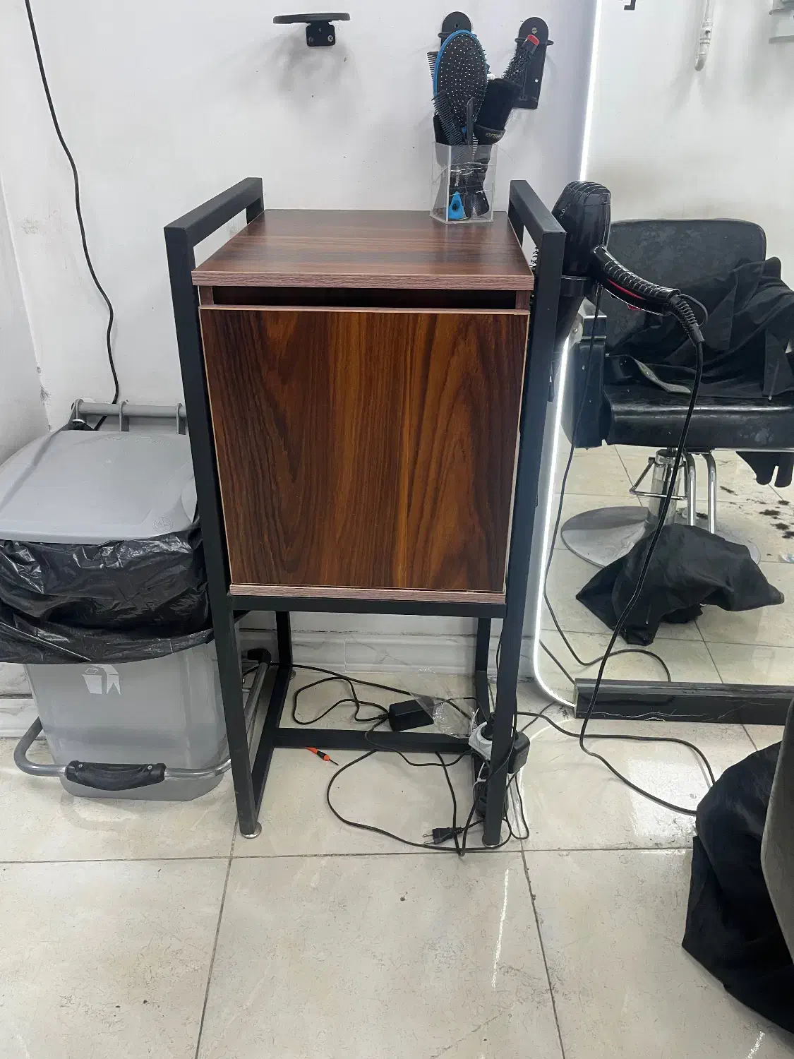 دکورسالن زیبایی|آرایشگاه و سالن‌های زیبایی|ساوه, |دیوار