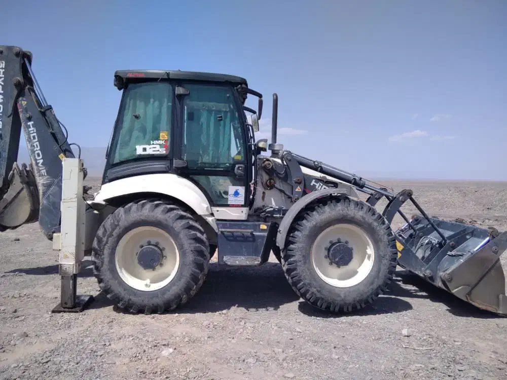 بیل بکهو هیدرومک مدل ۲۰۱۵ساعت کارکرد 14500ساعت|خودرو سنگین|بم, |دیوار