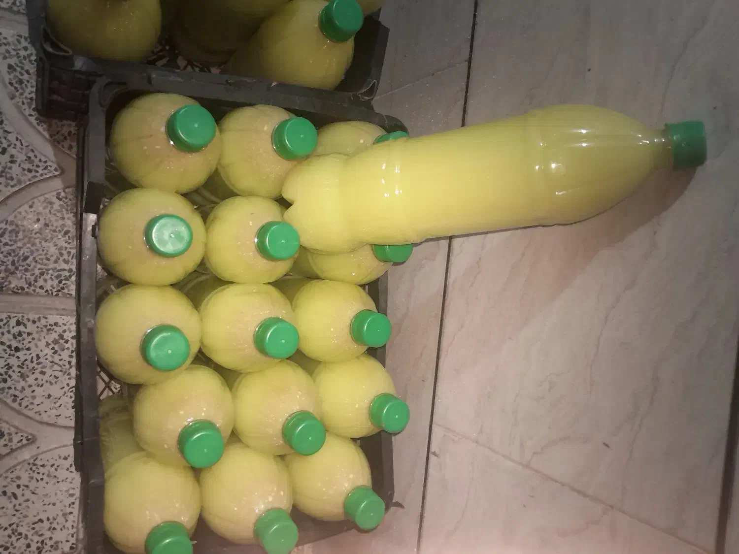 آبلیمو طبیعی ۱۸۵)آبغوره ۱۲۰)انارتوری واسه آبگیری|خوردنی و آشامیدنی|کوهدشت, |دیوار