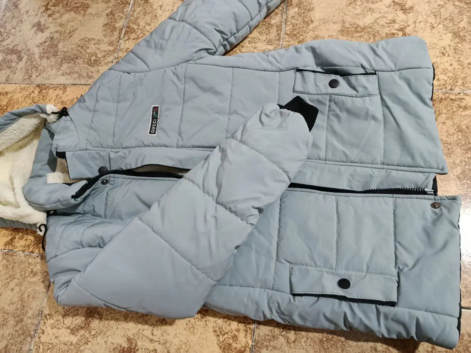 کاپشن مردانه|لباس|صحنه, |دیوار