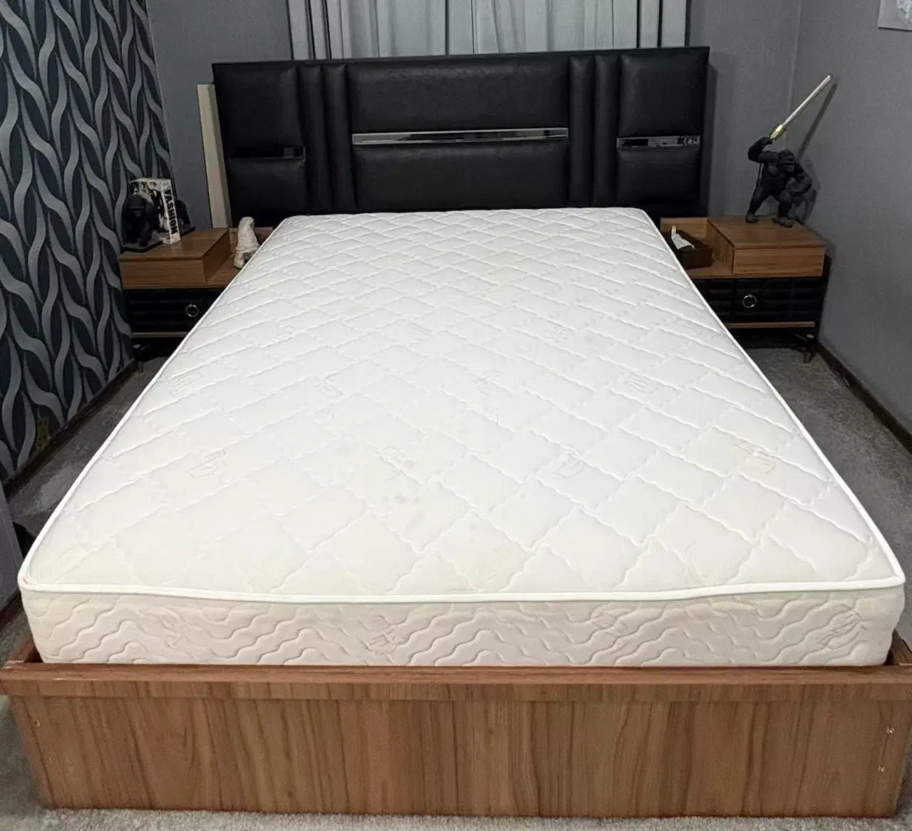 سرویس خواب|تخت و سرویس خواب|اصفهان, رکن الدوله غربی|دیوار