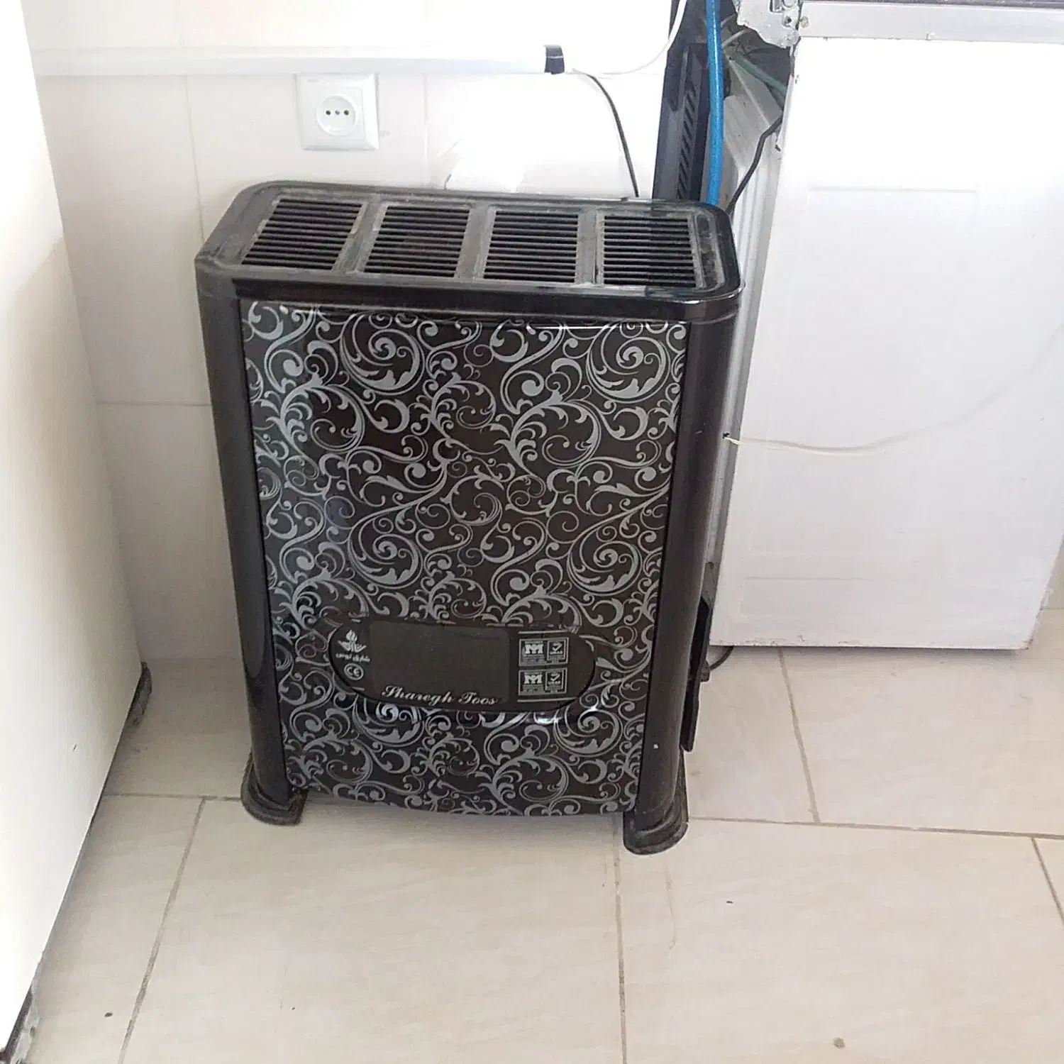 بخاری شارق توس ۳۷۰۰م درحدنو بافندک روشن میشه وسالم|بخاری، هیتر، شومینه|چابکسر, |دیوار