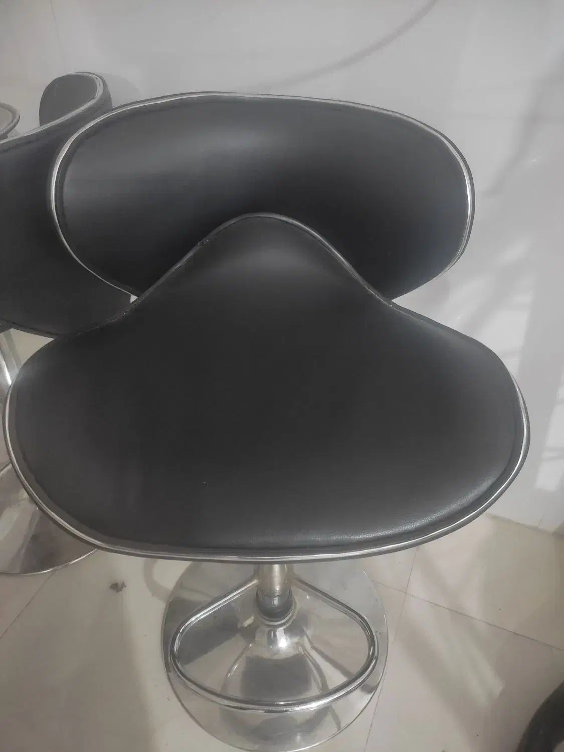 دو عدد صندلی جک دار در حد نو هر عدد دو تومن|صندلی و نیمکت|قروه, |دیوار