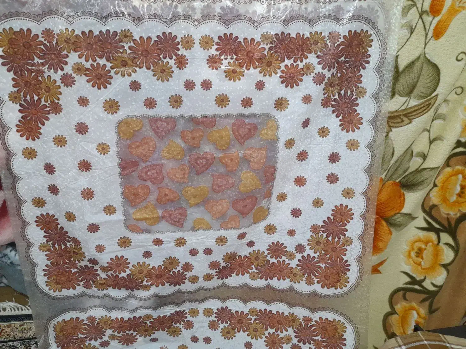 سفره بزرگ|سفره، حوله، دستمال آشپزخانه|قم, چهل درخت|دیوار