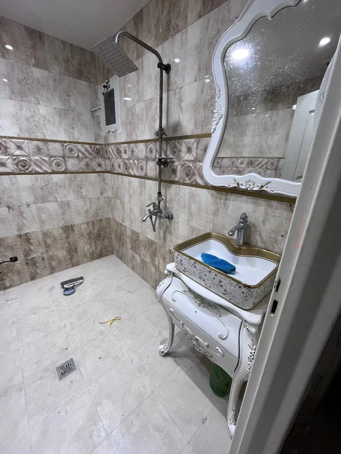 روشویی و اینه|لوازم سرویس بهداشتی|گرگان, |دیوار