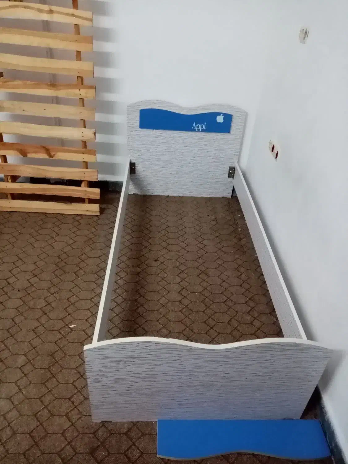 تخت و کمد و ویترین|تخت و سرویس خواب|آمل, |دیوار