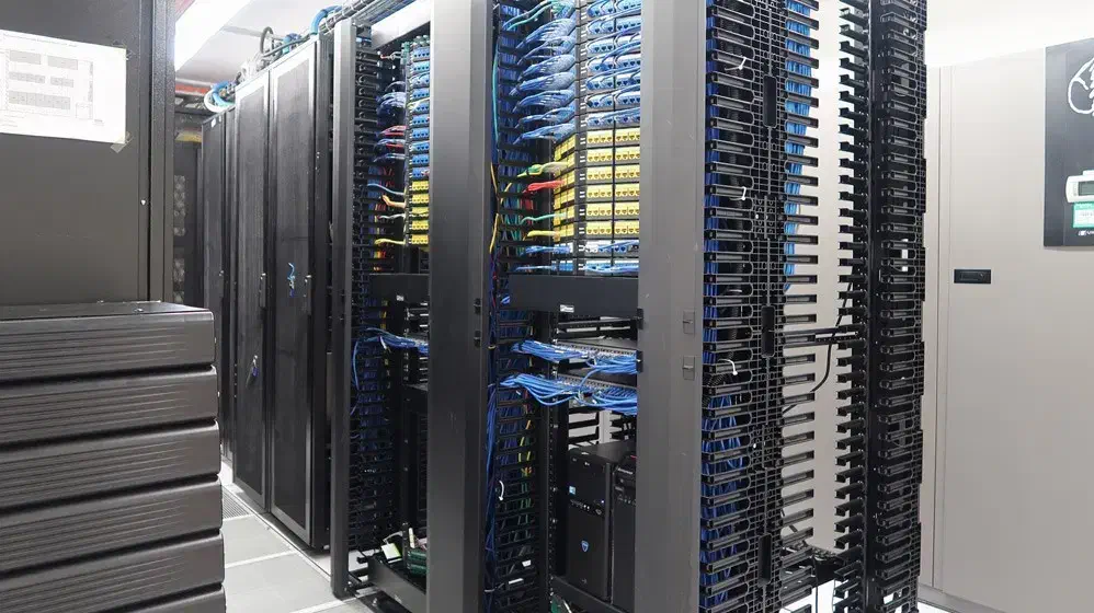 نصب و راه اندازی انواع پروژه پسیو و اکتیو|مودم و تجهیزات شبکه|تهران, فلسطین (میدان انقلاب)|دیوار