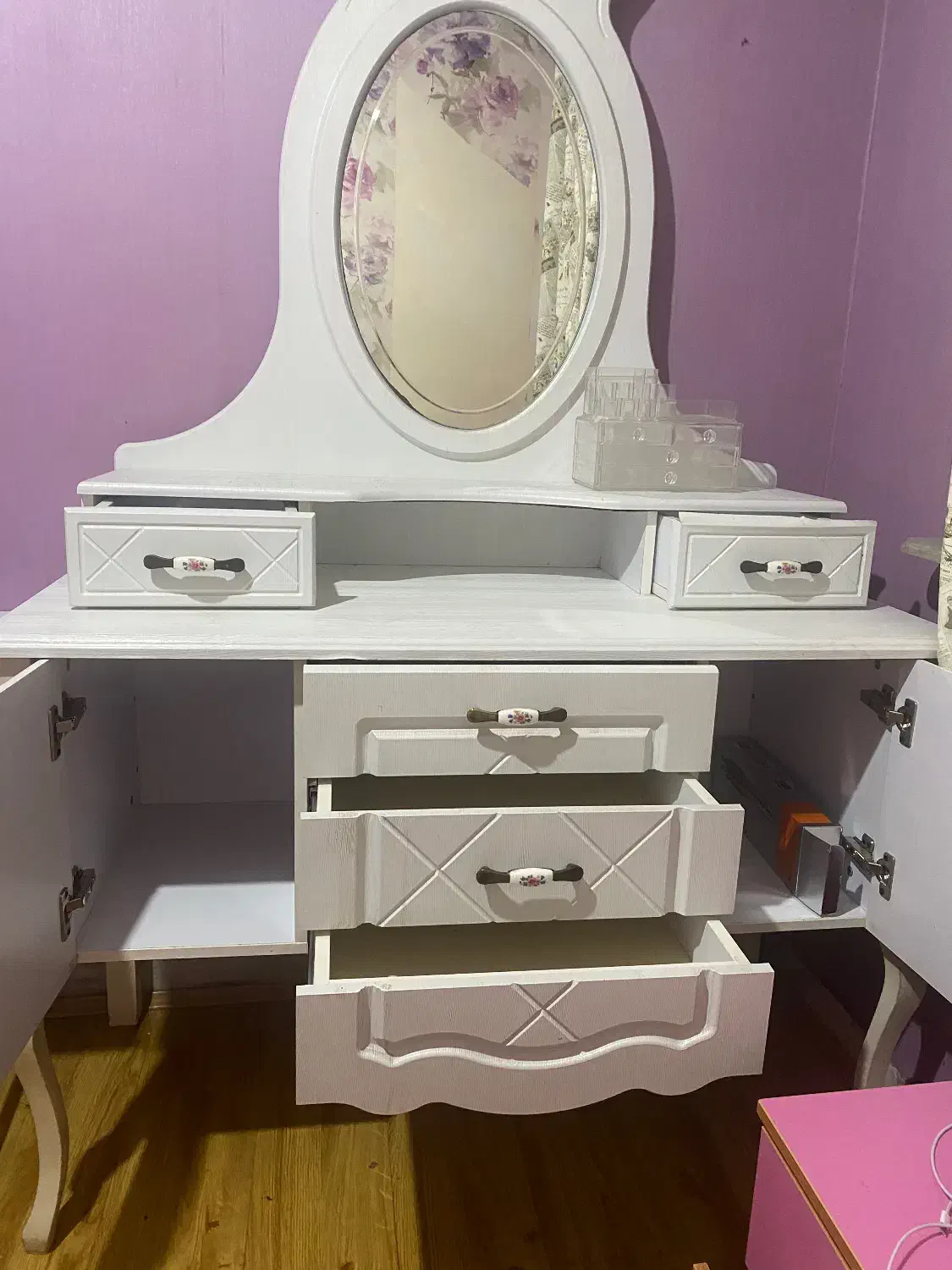 میز ارایش|تخت و سرویس خواب|رشت, شهرک آیت الله منتظری|دیوار