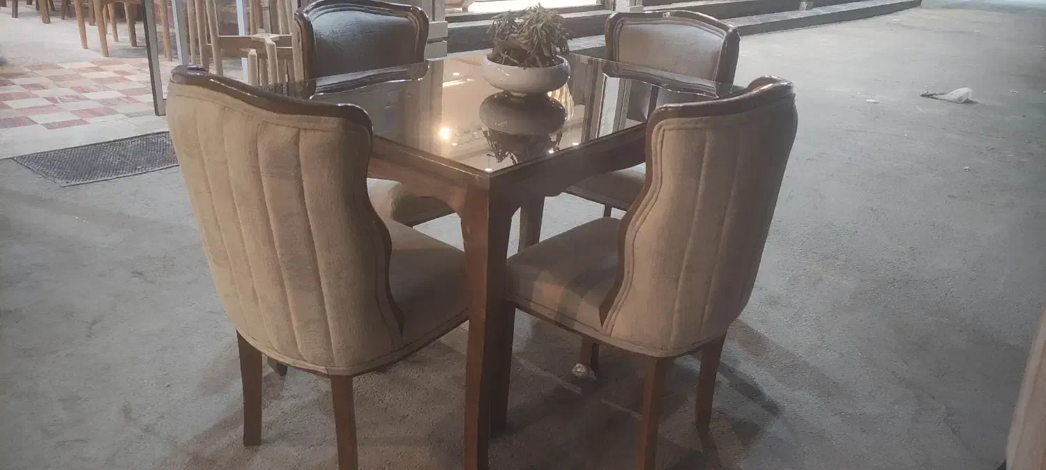 نهار خوری مینی‌مال و فلامینگو|میز و صندلی غذاخوری|مشهد, گرجی علیا|دیوار