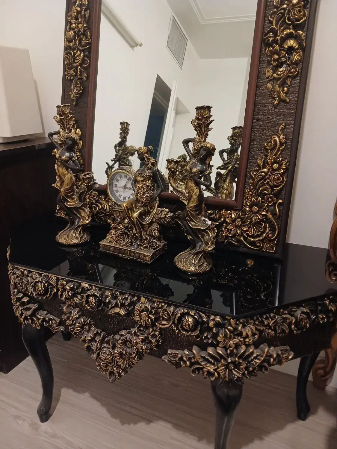 آینه و شمعدان|بوفه، ویترین، کنسول|اصفهان, فرهنگیان|دیوار