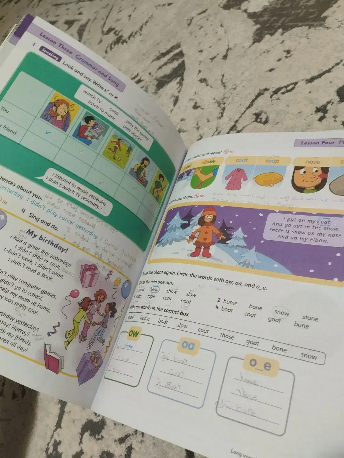 کتاب انگلیسی فمیلی ۳ همراه کتاب کار|کتاب و مجله آموزشی|هشتگرد, کوی یاران|دیوار