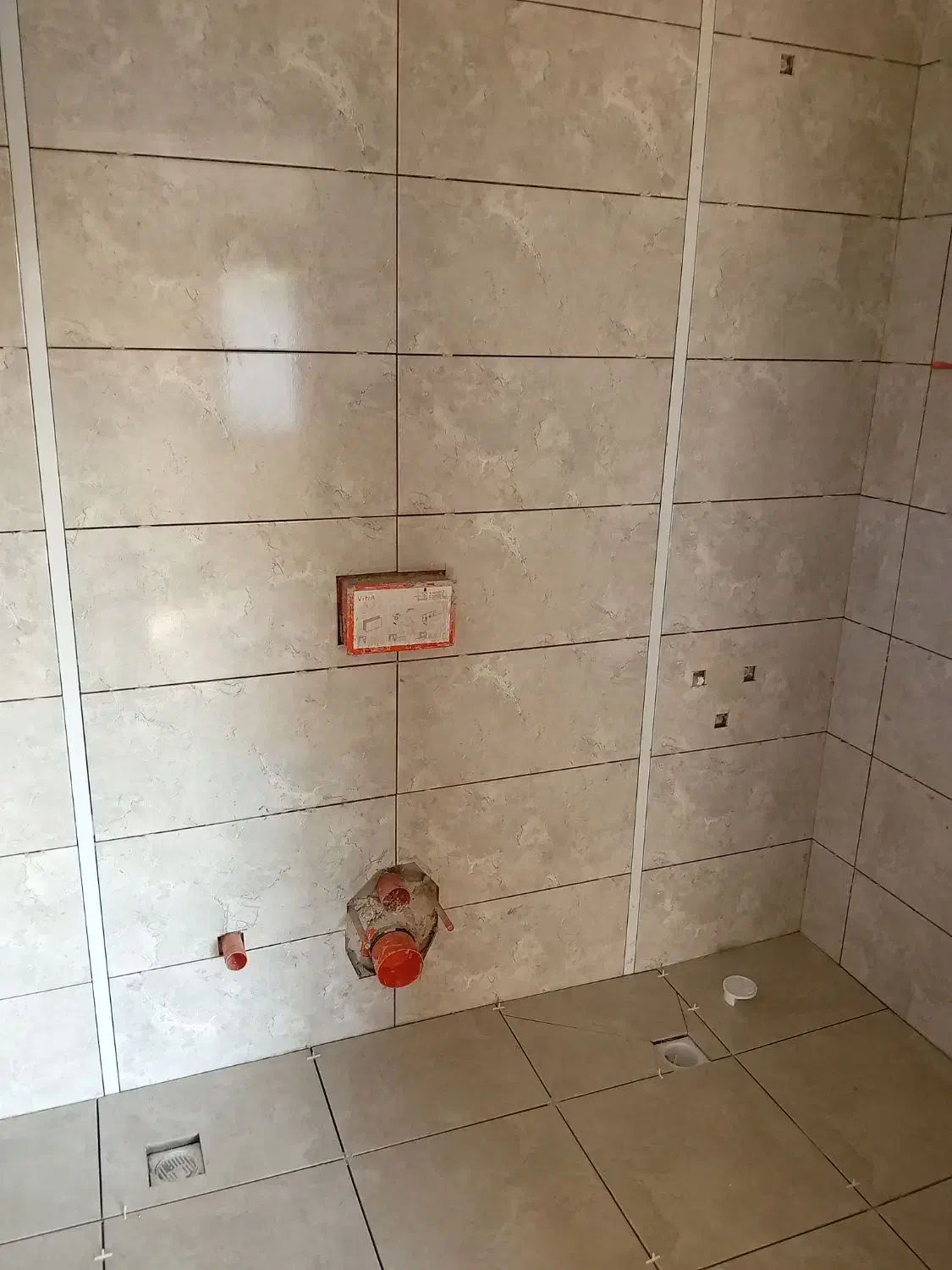 سرامیک کاری و کاشی چسبی|خدمات پیشه و مهارت|گنبد کاووس, |دیوار