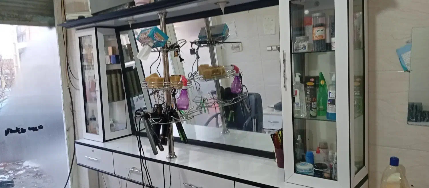 لوازم آریشگاه کامود|آرایشگاه و سالن‌های زیبایی|سلماس, |دیوار