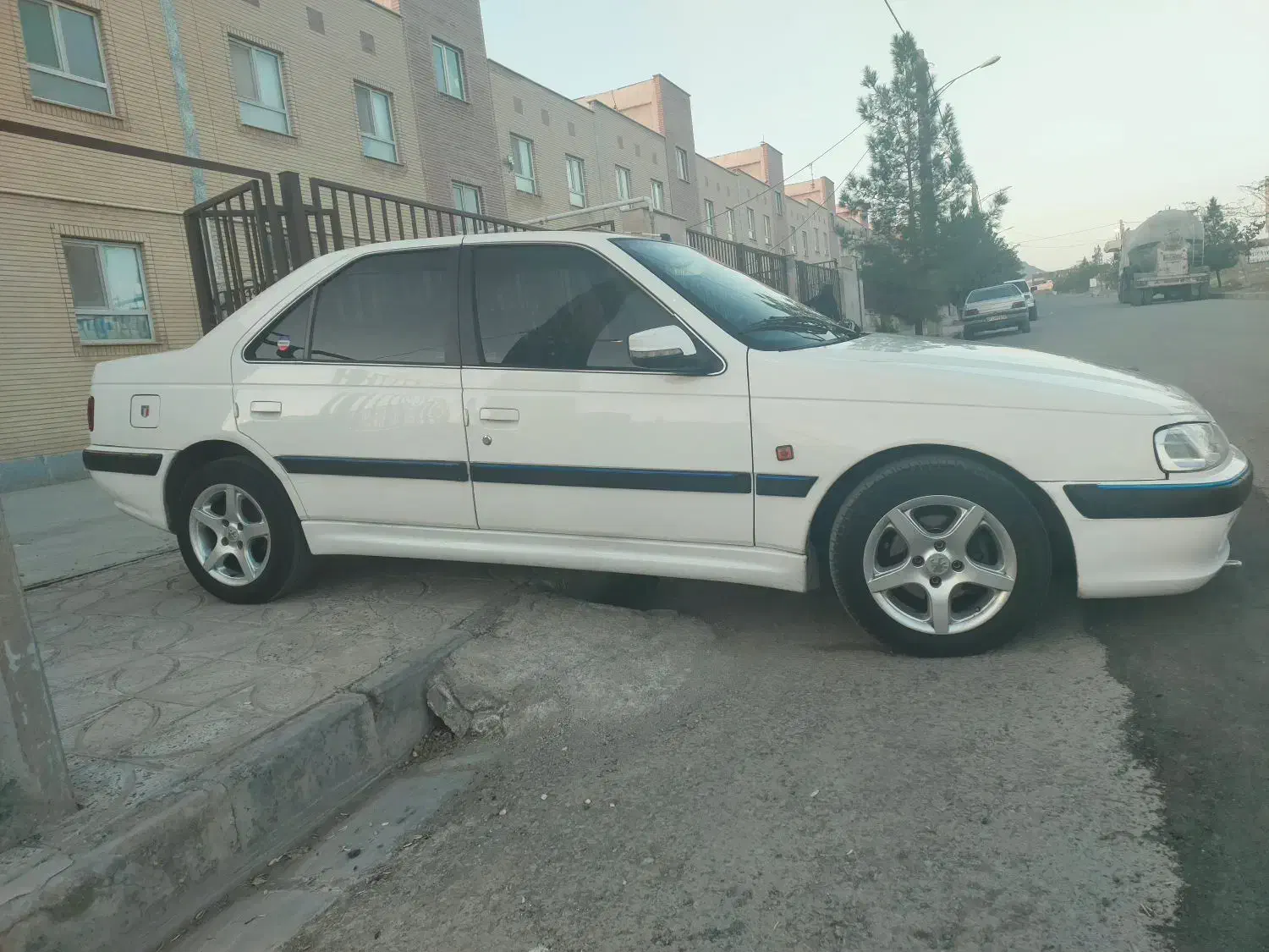 پژو پارس|خودرو سواری و وانت|سلفچگان, |دیوار