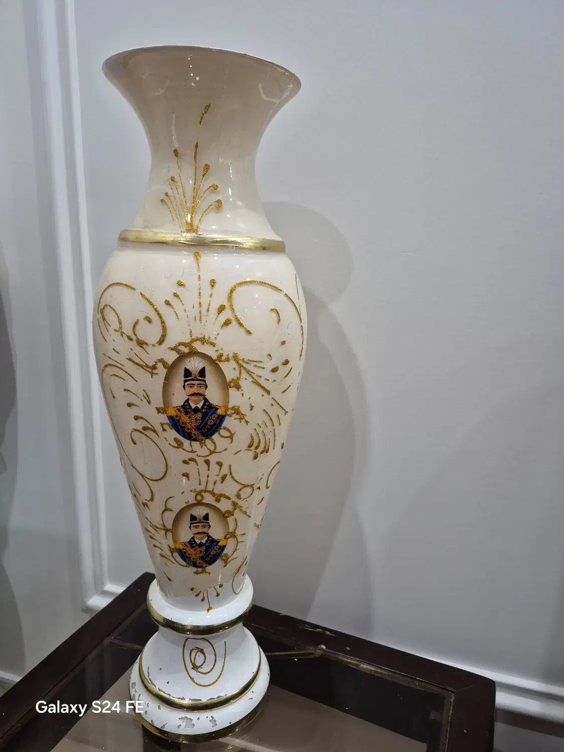 گلدان شیشه ای|گل مصنوعی|گلستان (تهران), |دیوار