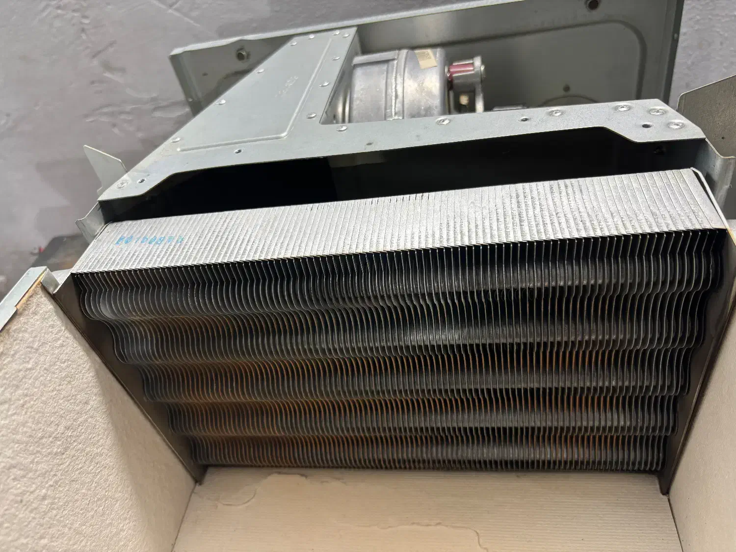 پکیج ۲۸۰۰۰|آبگرمکن، پکیج، شوفاژ|شیراز, فرهنگ شهر|دیوار