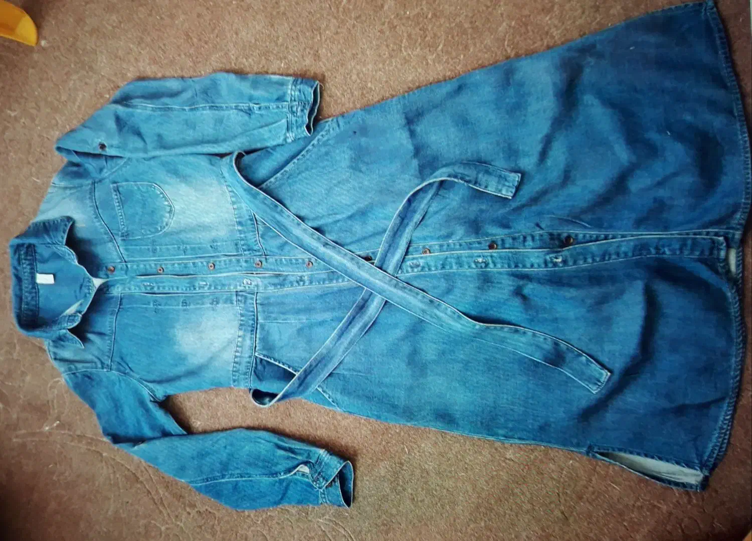 مانتولی|لباس|قم, بکایی|دیوار