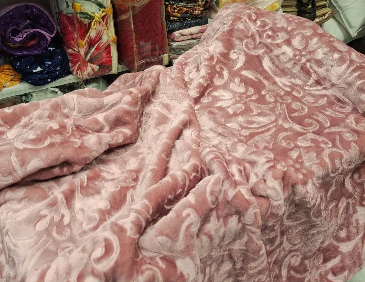 پتو روشا زخیم (یدالهی)|رختخواب، بالش، پتو|سمنان, |دیوار