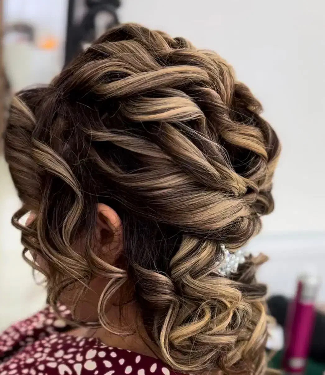 شنیون|خدمات آرایشگری و زیبایی|شاهین‌شهر, حافظ شمالی|دیوار