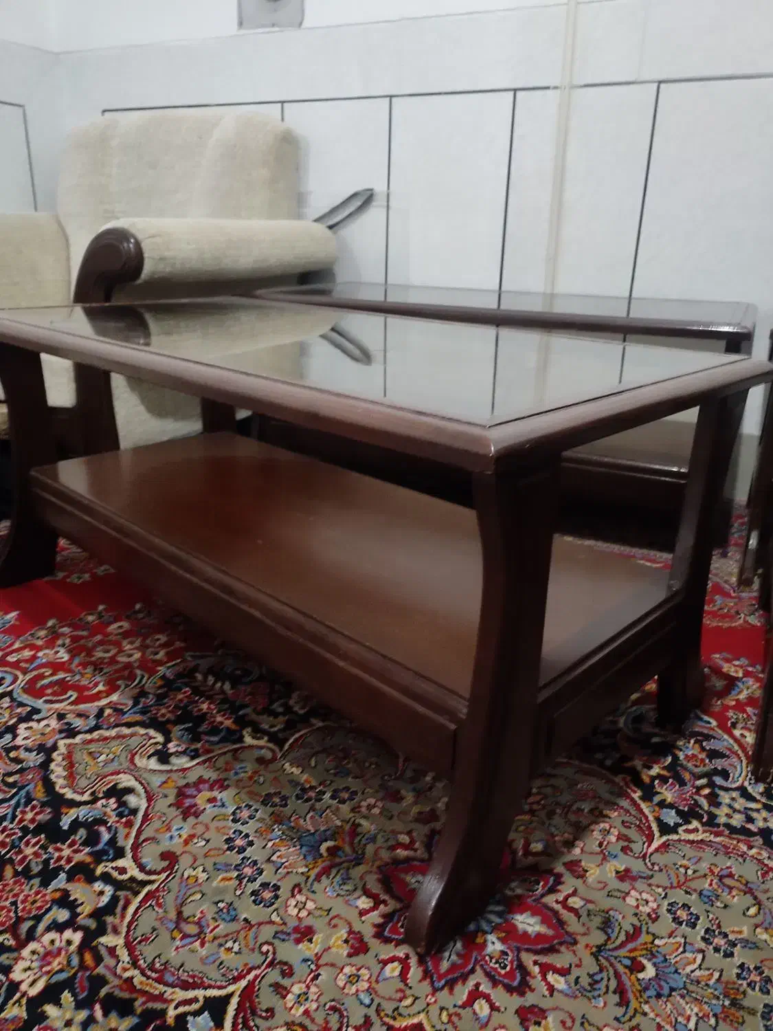 دوعددمیزجلومبلی بزرگ چوب وشیشه|مبلمان خانگی و میز عسلی|نجفآباد, شریعتی غربی|دیوار