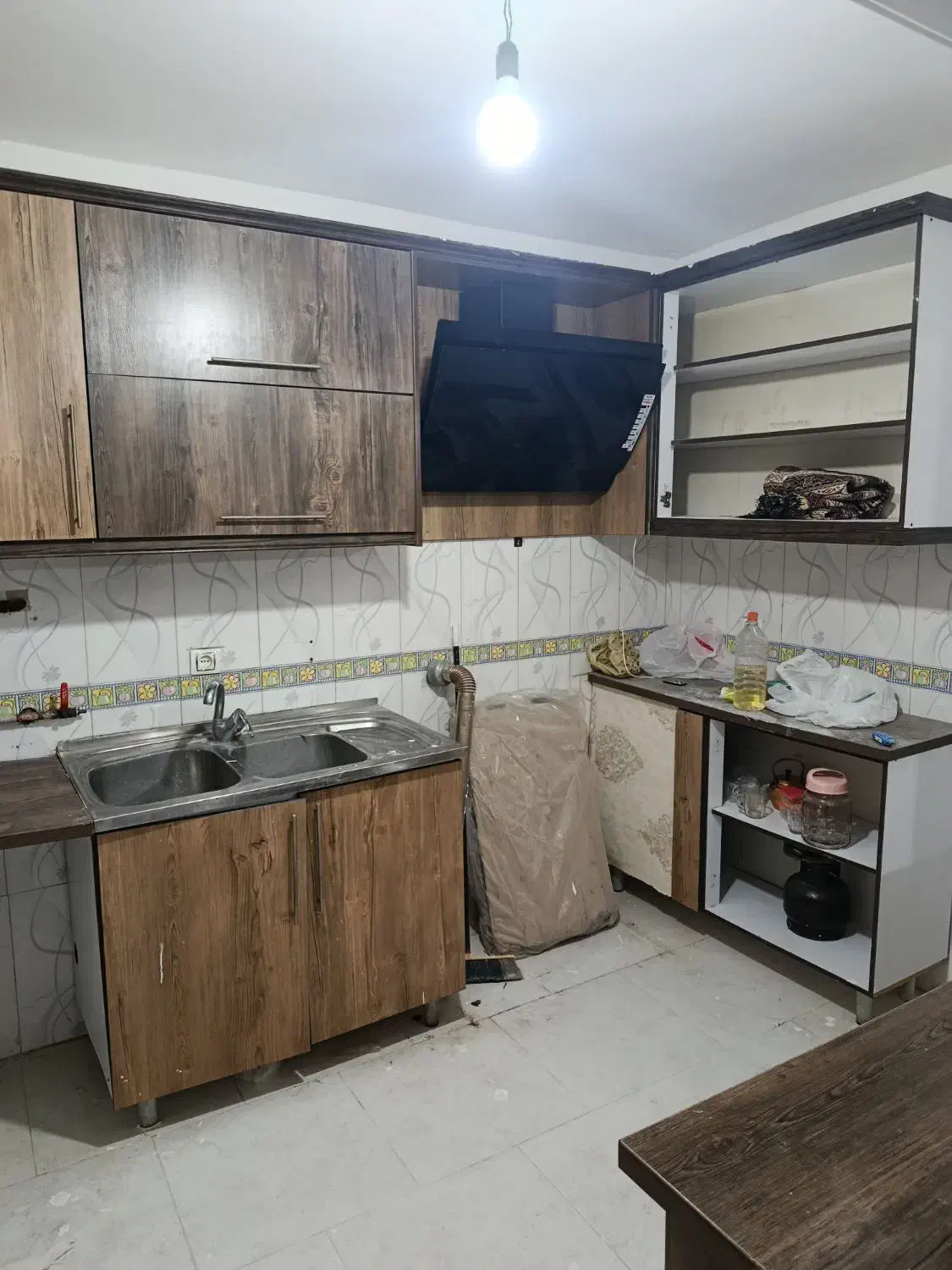 کابینت آشپزخانه سالم+سینک و هود|آب‌چکان و نظم‌دهنده ظروف|محمدشهر, همایون ویلا|دیوار