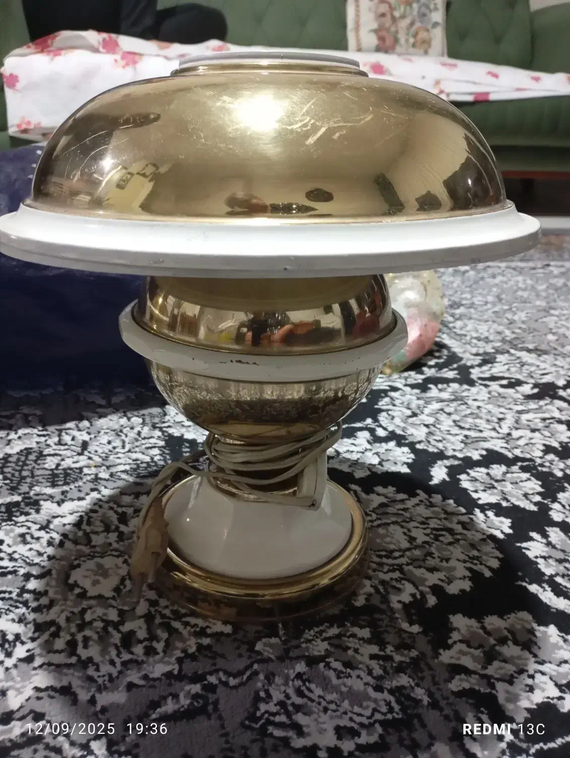 آباژور پاتختی|چراغ خواب و آباژور|گلبهار, شهر جدید گلبهار|دیوار