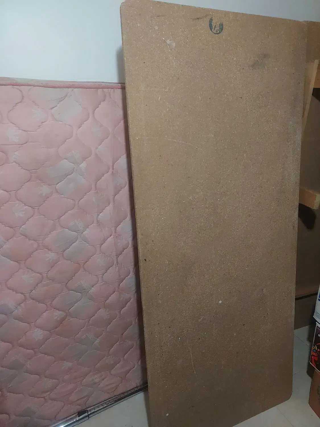 کفی تخت چوبی بسیار محکم|تخت و سرویس خواب|تهران, والفجر (افسریه)|دیوار