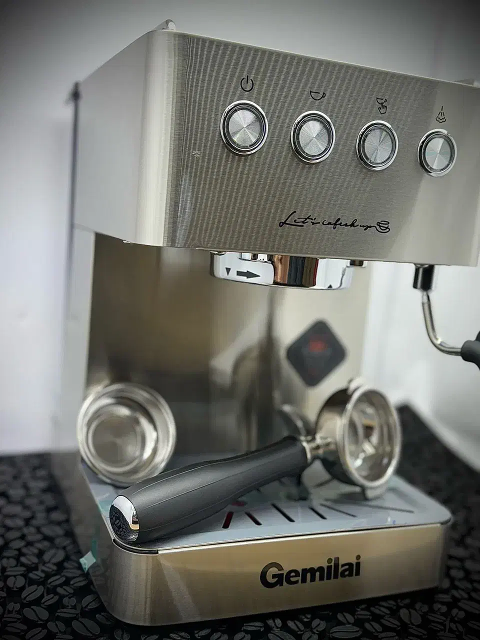 قهوه‌ساز۲۰بار چکی|سماور، چای‌ساز، قهوه‌ساز|مشهد, پورسینا|دیوار