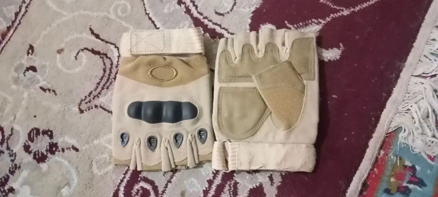 لباس نظامی|لباس|قم, سراجه (۱۵ خرداد)|دیوار