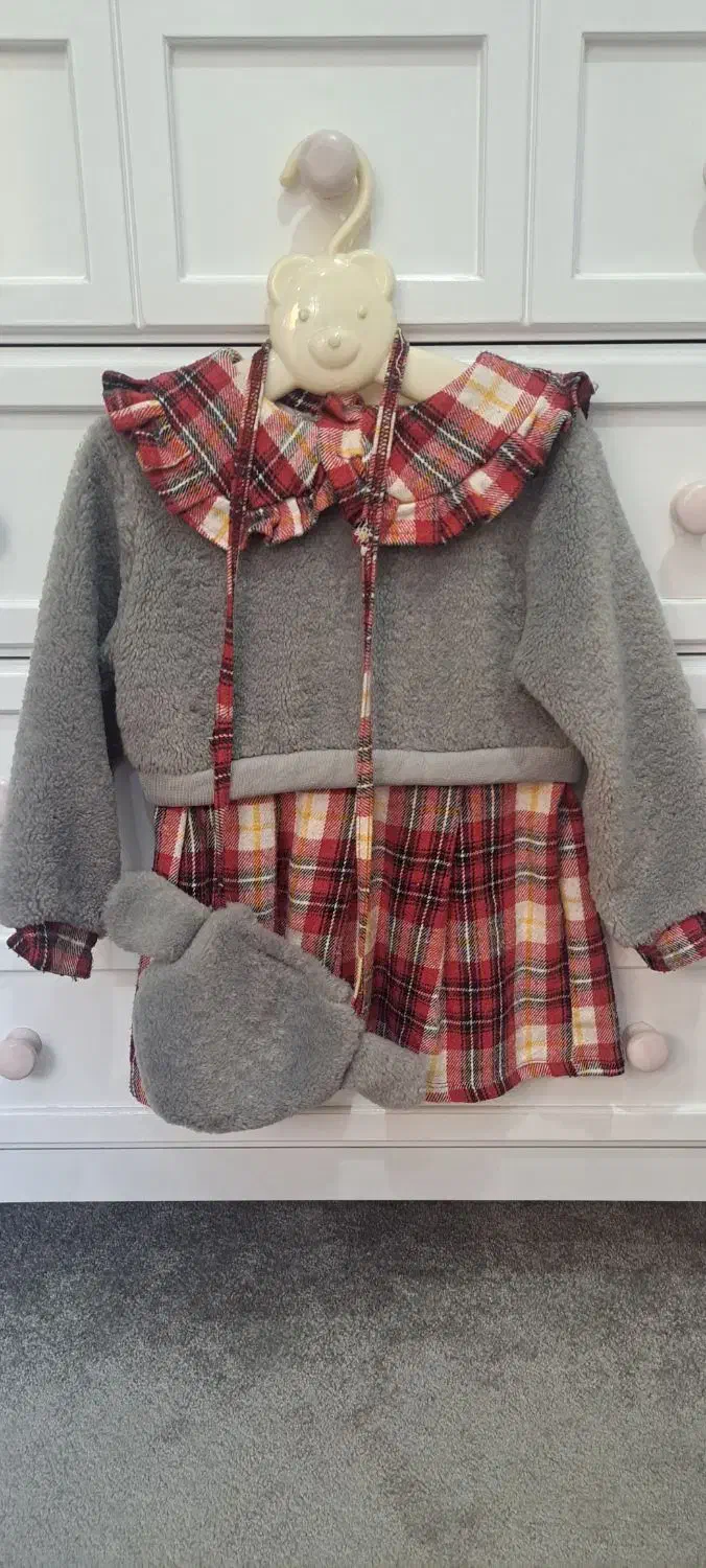 پیراهن دخترانه|کفش و لباس بچه|تهران, تختی|دیوار