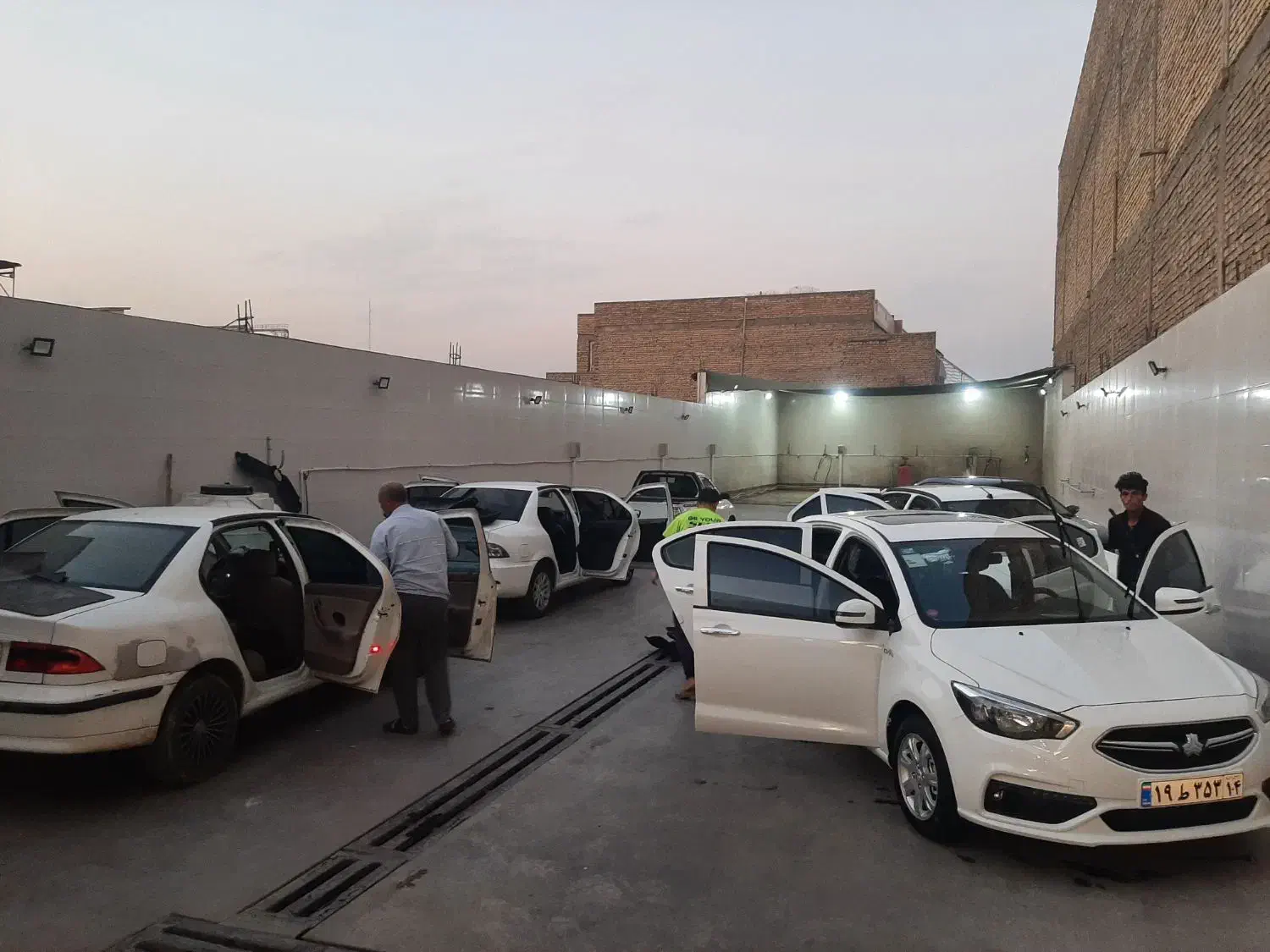 نیروی کارواش با سابقه و درصد عالی|استخدام سرایداری و نظافت|اهواز, کمپلو شمالی|دیوار