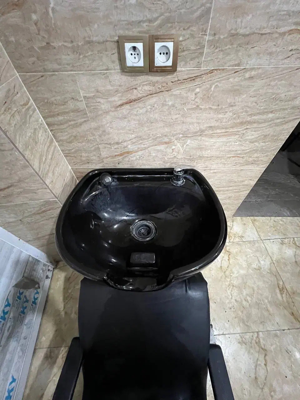 وسیلههایاریشگاهزنانه|آرایشگاه و سالنهای زیبایی|رشت, سلیمانداراب|دیوار