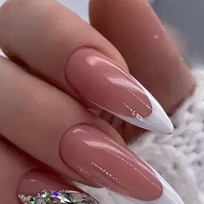 لوازم کاشت ناخن|آرایشگاه و سالنهای زیبایی|یزد, |دیوار