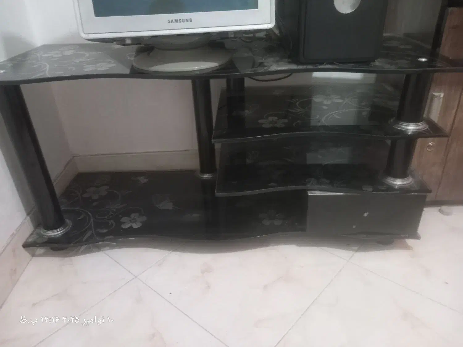 میز تلویزیون شیشه ای|میز تلویزیون|ری, دیلمان|دیوار